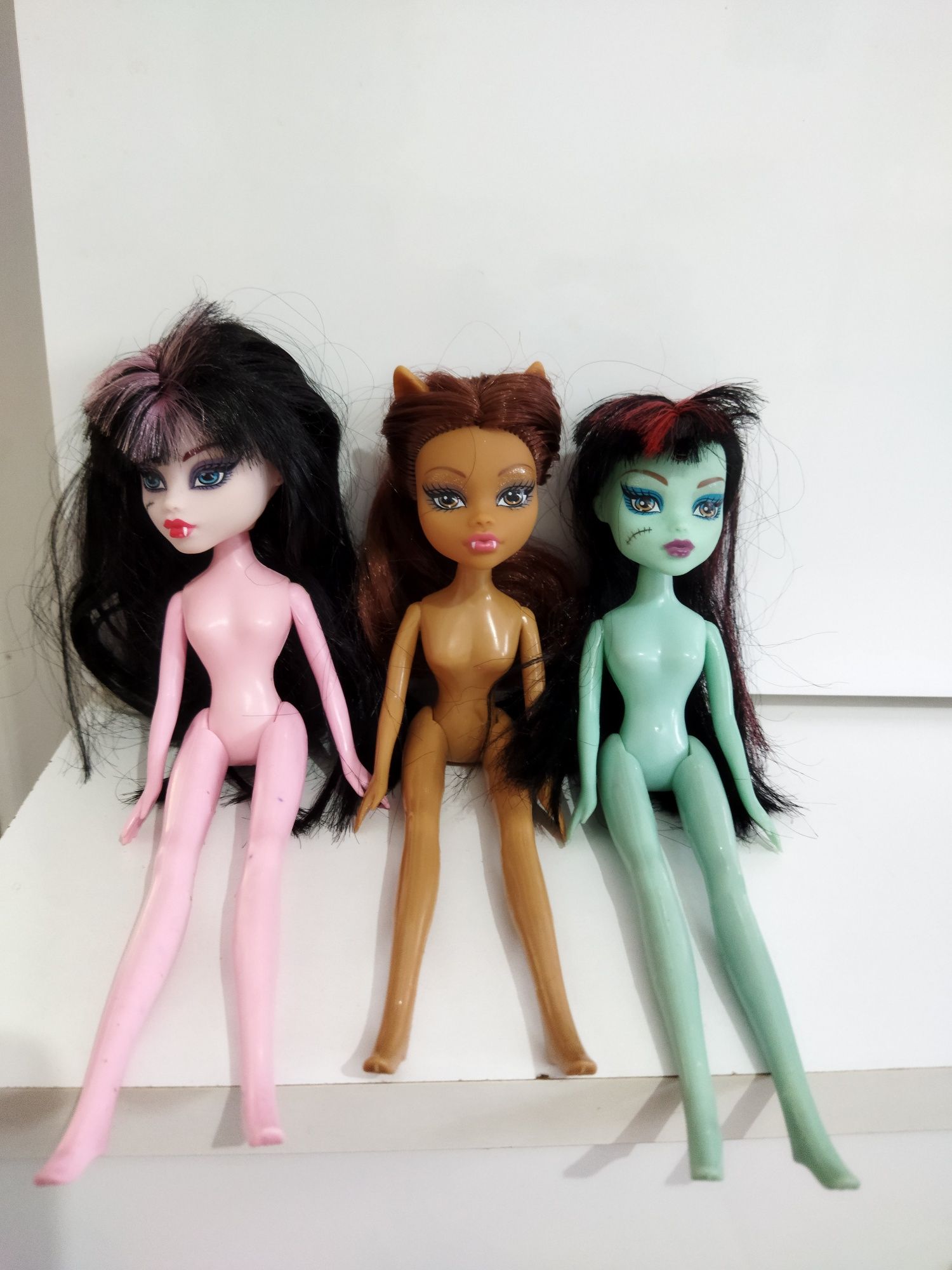 Set 3 papusi superbe zombie vampir gen Monster High