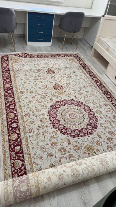 Продается  ковер  б/у