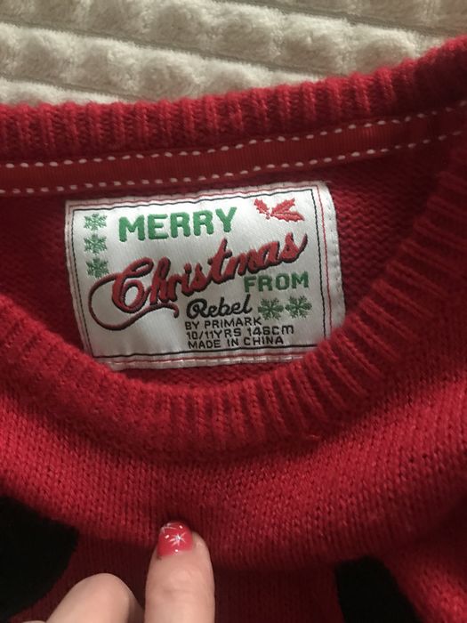 Нов коледен пуловер 10/11 год ръст до 146