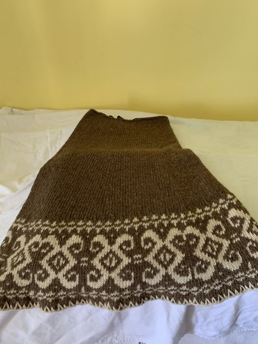 Пола и жилетка от естествена вълна