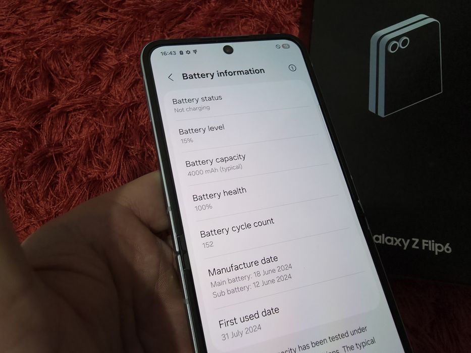 -Samsung Z Flip 6, Nou, Nefolosit, 256Gb, 12Ram, 152 cicluri incarcare