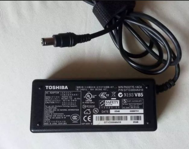 Alimentator Toshiba 15V-5A,19V- 6,3 A - 100-240V