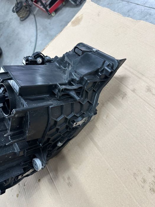 ляв фар за bmw g20 g21 led