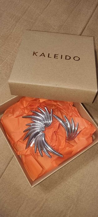 Kaleido Solitary Love Earrings Обеци