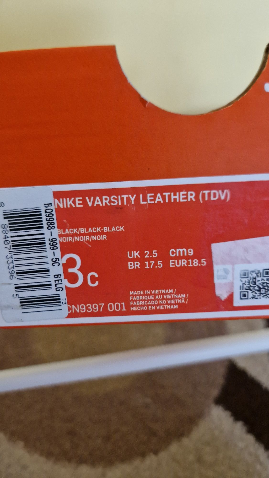 Nike Varsity Leather, NOI, marimea 18.5 cu 9 cm, pentru bebe