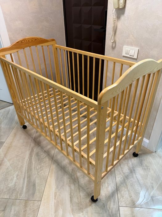 Patut bebelusi din lemn masiv de brad