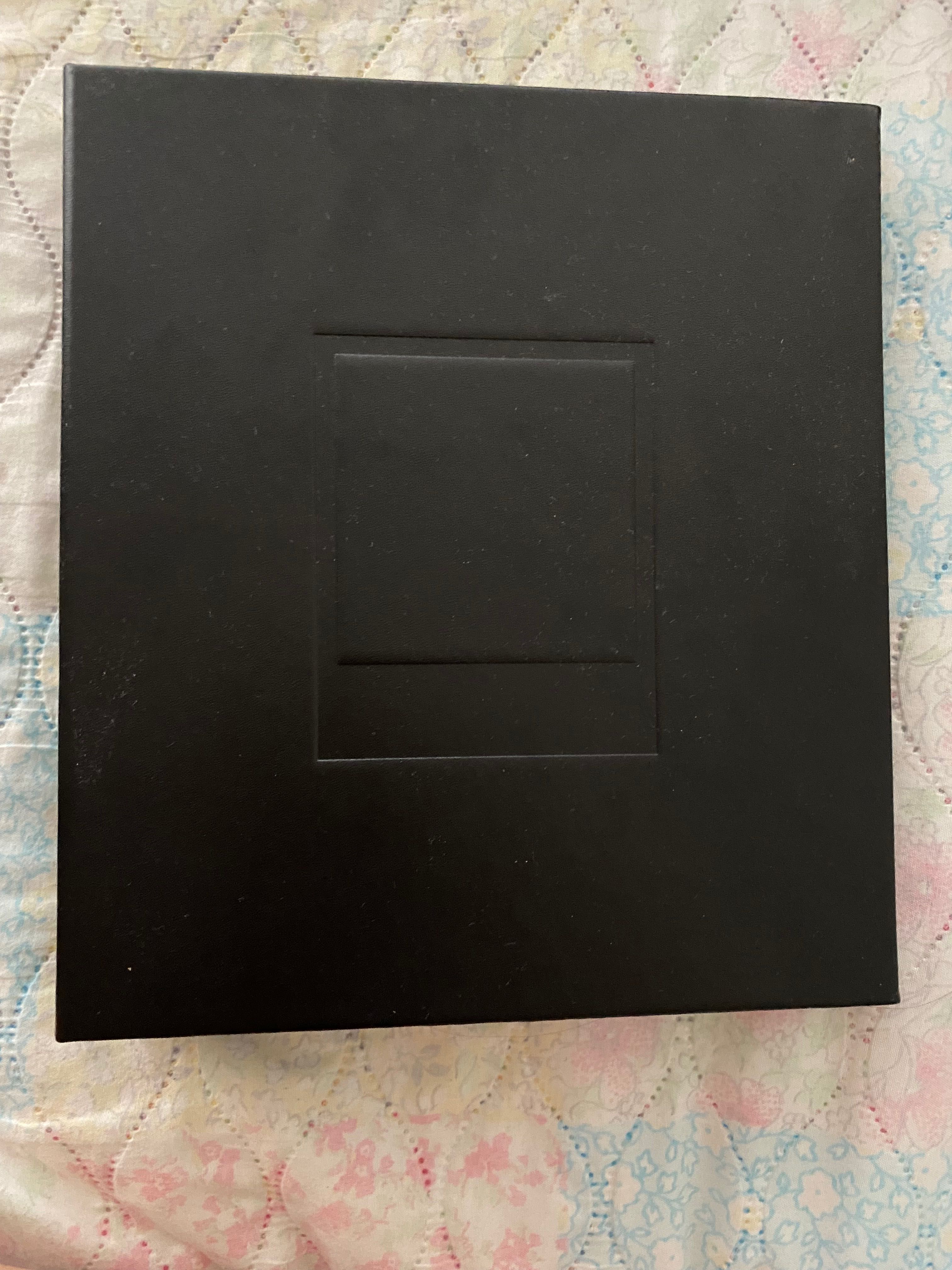 Камера за моментни снимки Polaroid с албум