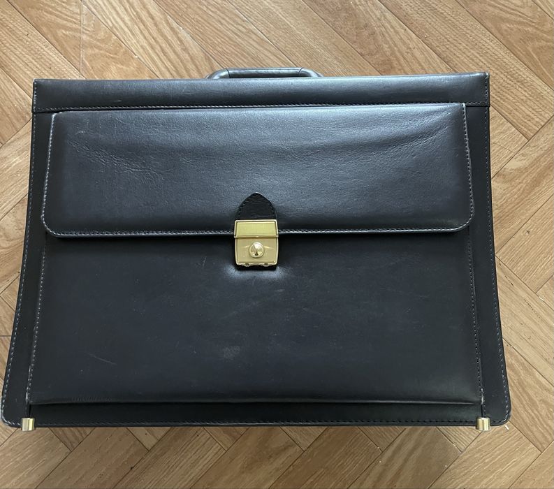 Портфель/кейс/дипламат кожаный  Фирмы Amiet (Швейцария)