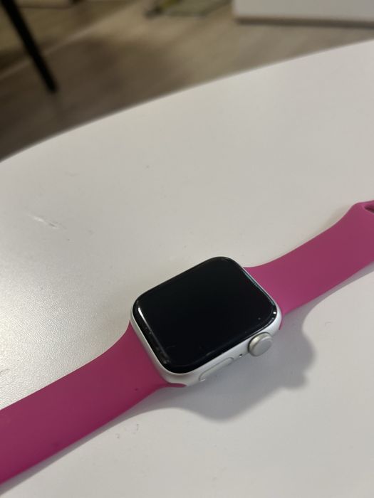 Apple Watch SE 2 (2023) – 40mm Silver/Denim – Състояние като нов!