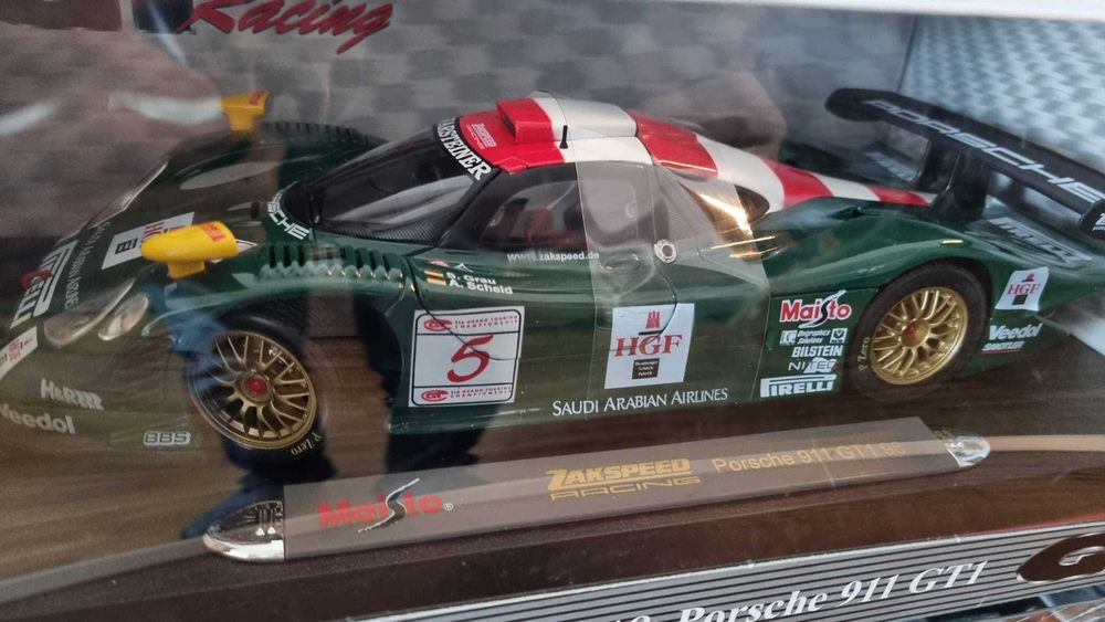 Vand machete 1:18 Maisto