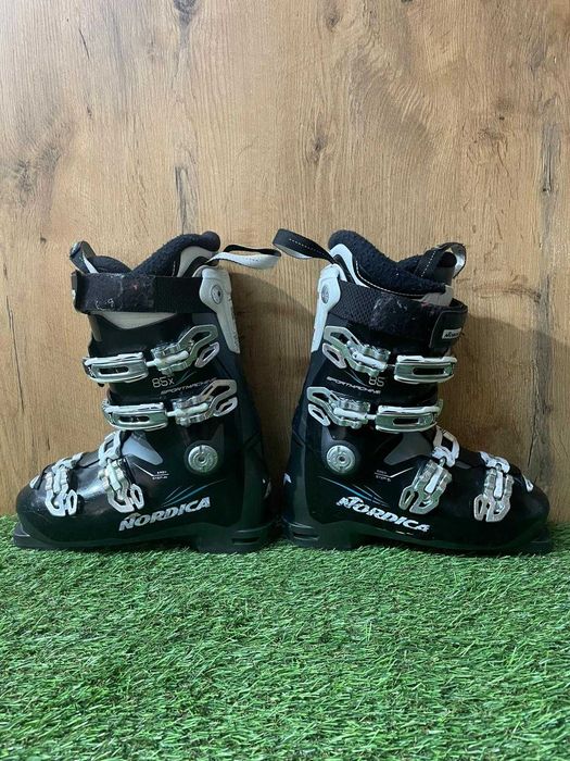 Clapari NORDICA marime EU 39