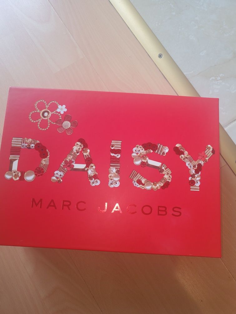Daisy marc Jacobs set