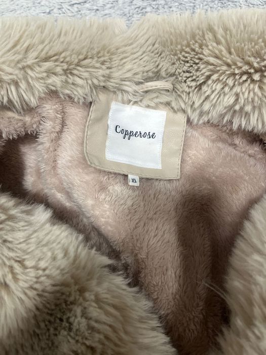 Дамско топло яке,седи много добре,елегантно