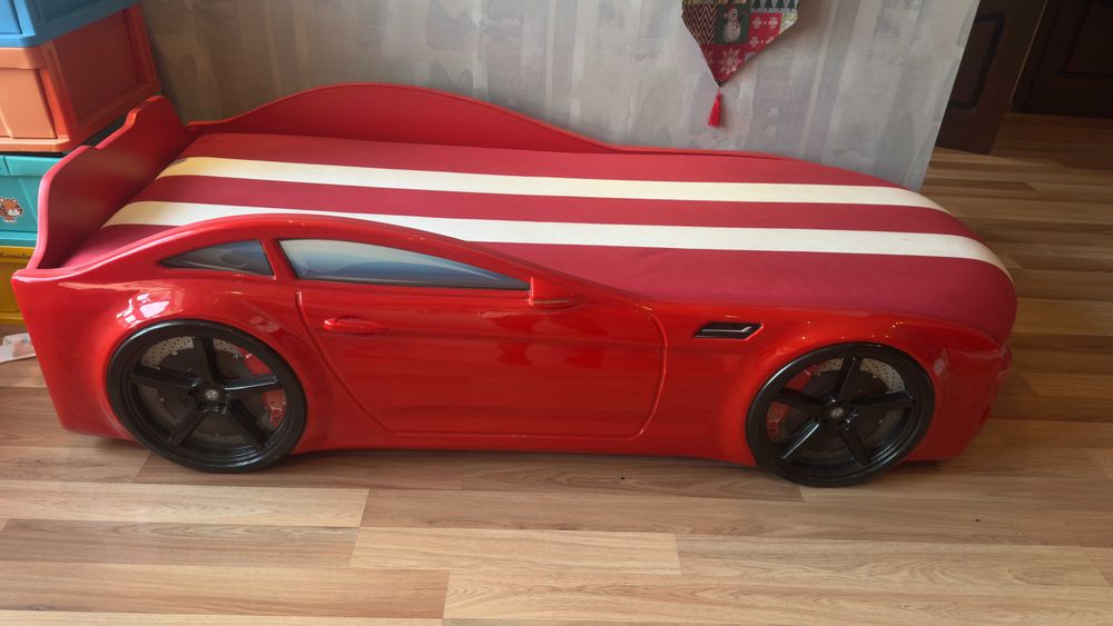 Кровать машинка детская