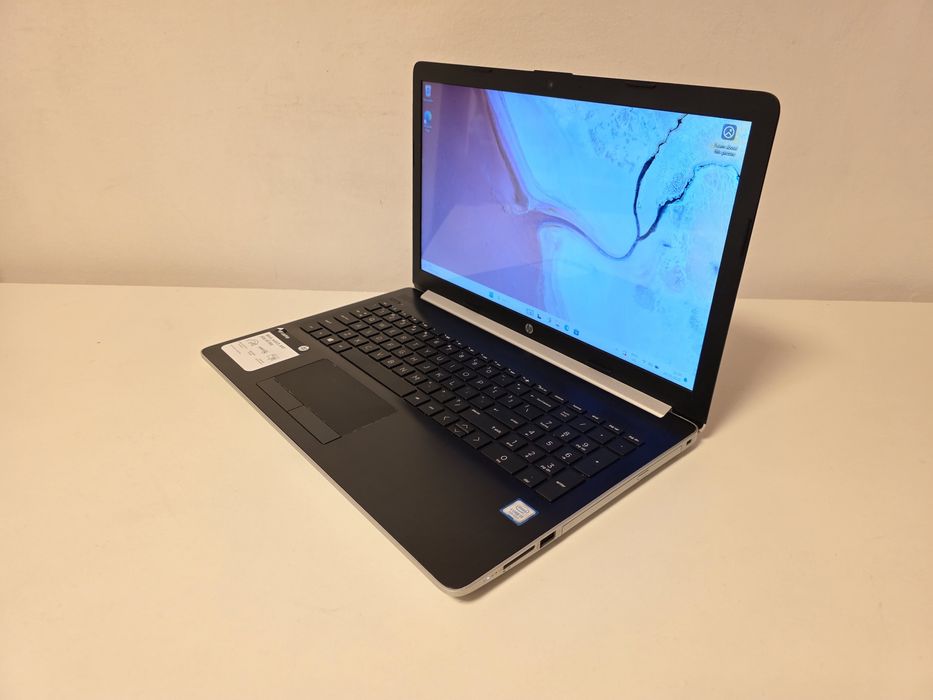 Laptop HP i3 gen8 ssd 15.6 TOUCHSCREEN Windows 11 GARANTIE