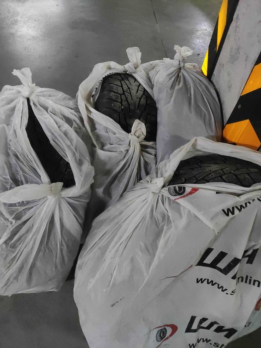 Зимние шины Nokian 225×65×17