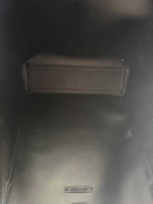 Елегантна черна дамска чанта