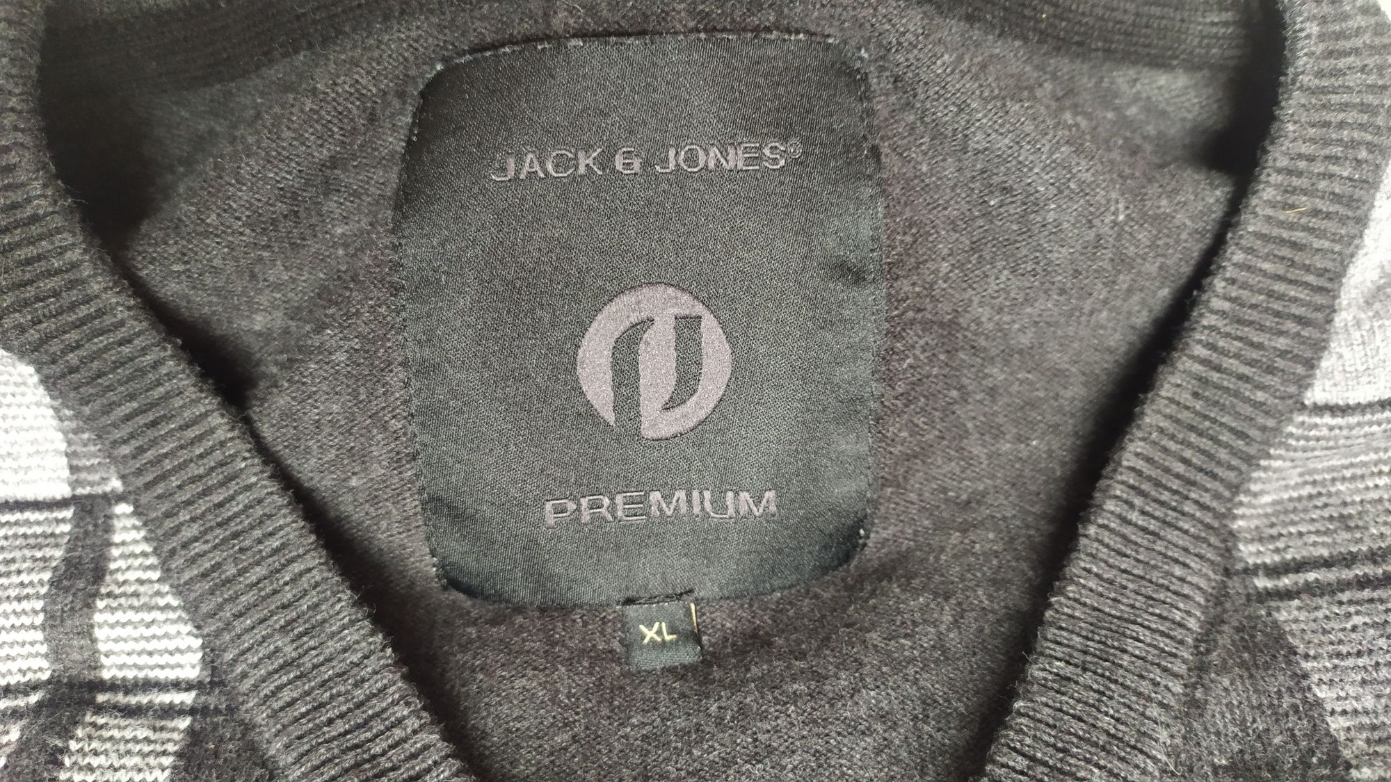 Мъжки пуловер Jack&Jones.