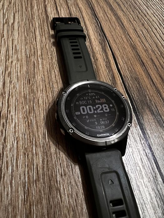 Часы Garmin fenix 5 plus