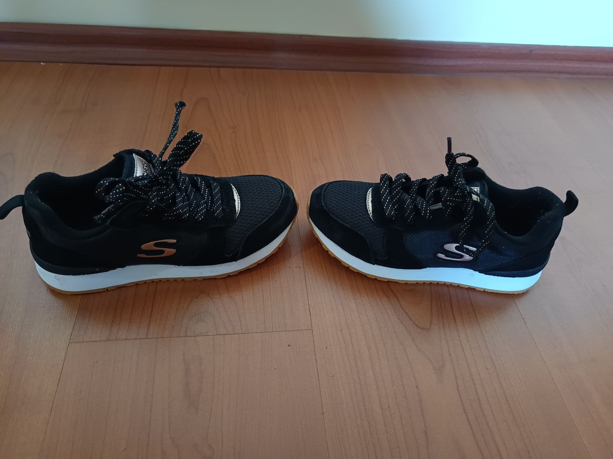 Маратонки Skechers