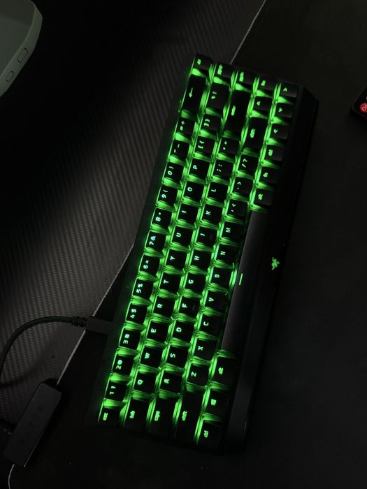 Vand tastatura razer