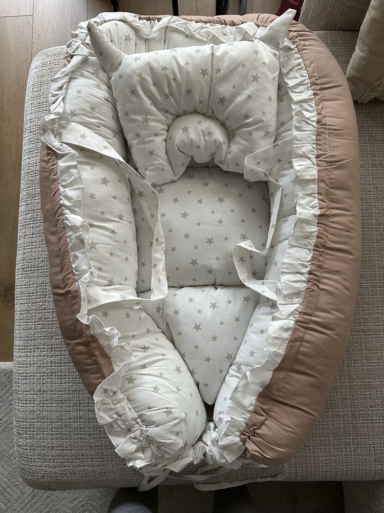 Vând Baby Nest în stare foarte buna