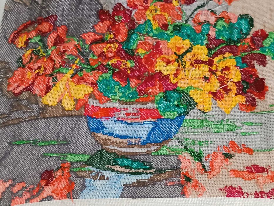 Гоблен-Ваза с цветя