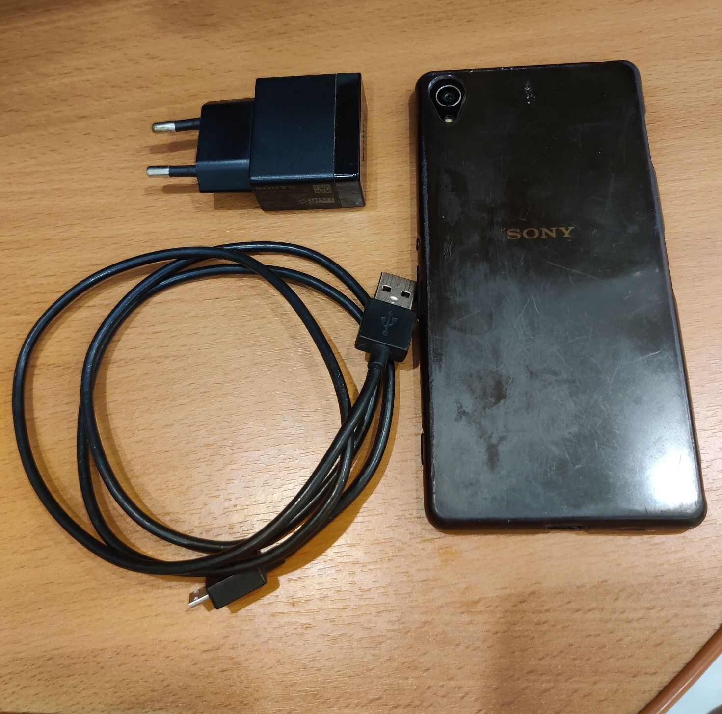 Sony Xperia Z3+ Dual и Lenovo P70