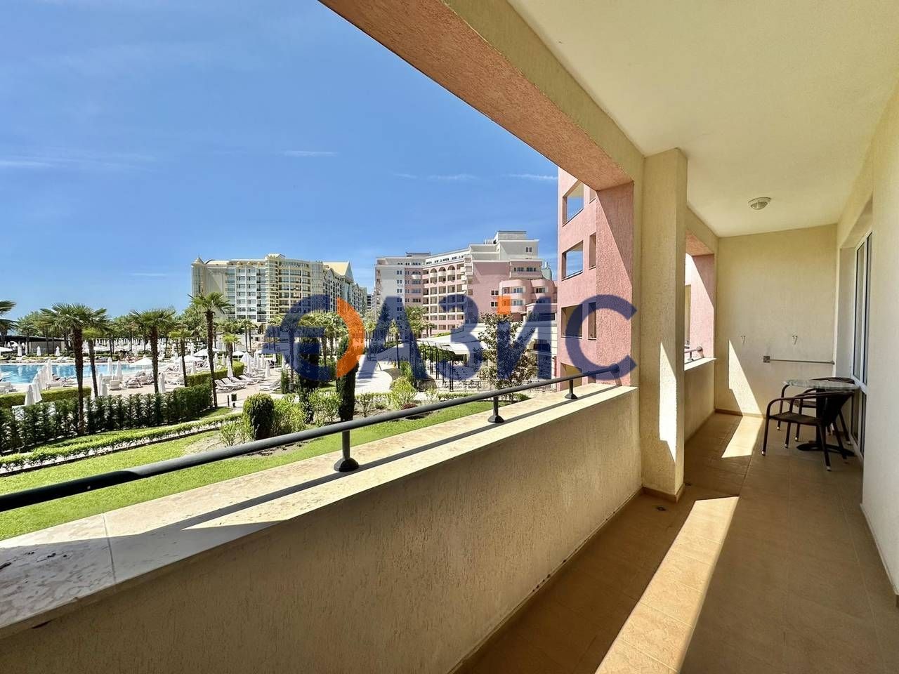 Продава се Двустаен апартамент в к.к. Слънчев бряг - 84 кв.м за 1012 €/кв.м - Снимка #11