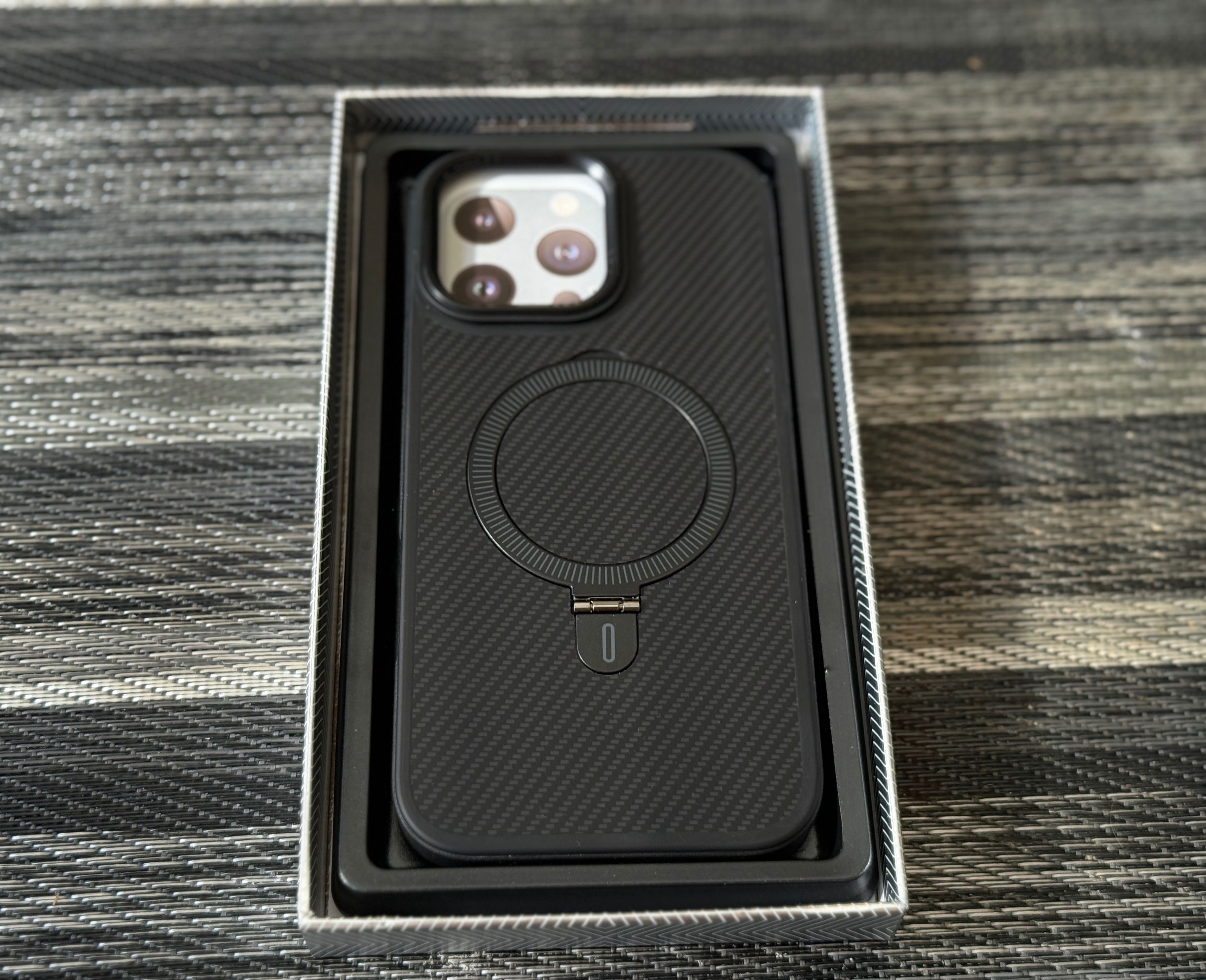 Здрав Карбонов кейс за iPhone 16 Pro Max MagSafe с ринг стойка калъф