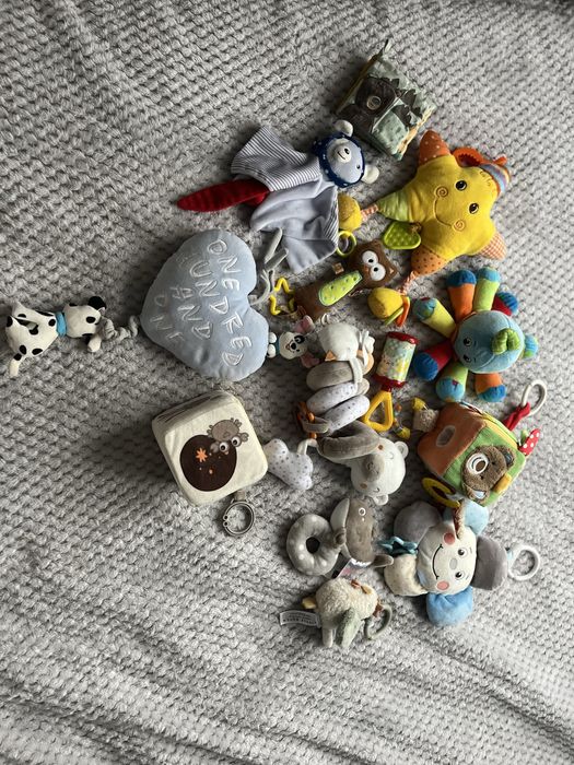 Бебешки играчки за количка, столче или гимнастика