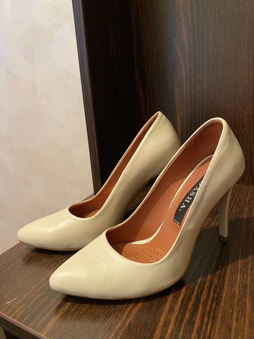Pantofi stiletto