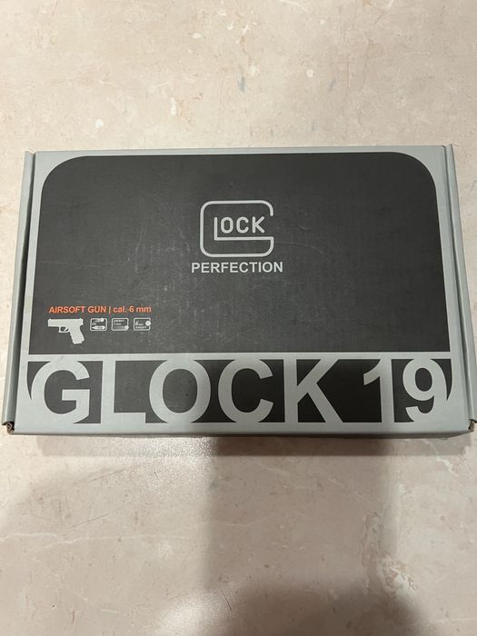 Airsoft пистолет Glock 19