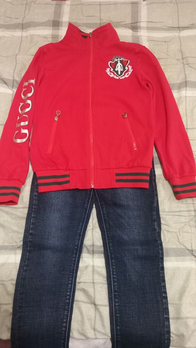 Костюм джинсы с ветровкой.