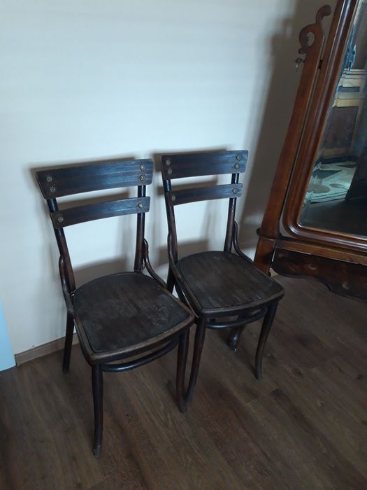 Dulap antic, Mobilă tip dormitor cu 2 paturi, 2 dulaputi, 2 noptiere