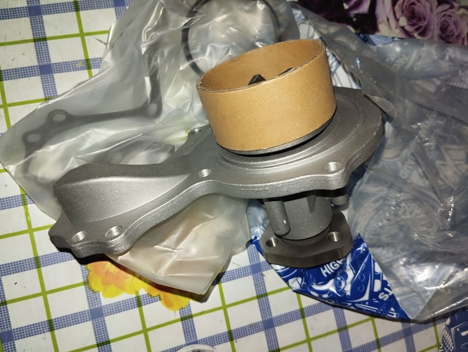 Продам ремень ГРМ ролик помпа