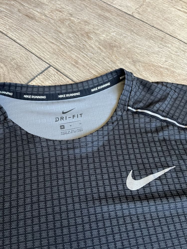 NIKE Dri-Fit Running - размер M / Оригинал