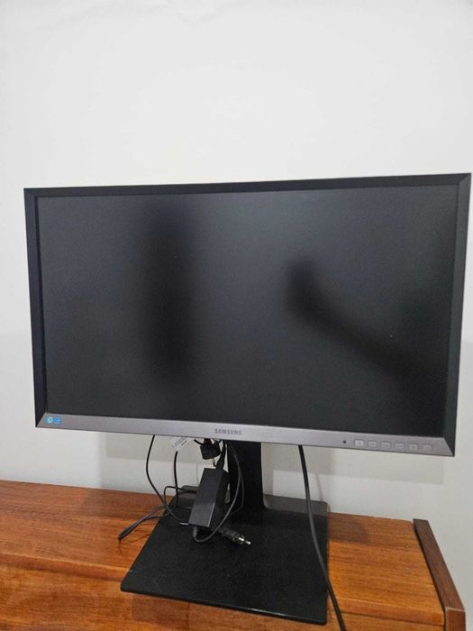 Монитор Samsung S32D850T.