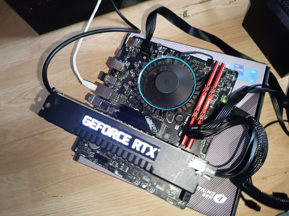 Комбо дъно Pro H610ME/I3 12100F/16 gb  ddr4/боксов кулер