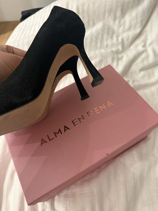 Дамски обувки с ток Alma en Pena
