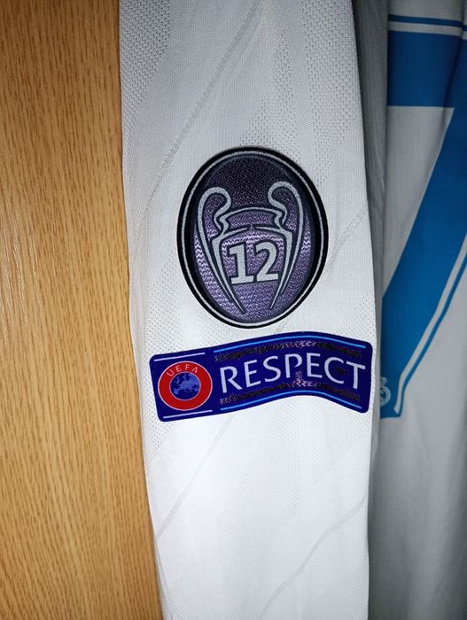 Vând bluză Real Madrid Cristiano Ronaldo 2018 preț negociabil