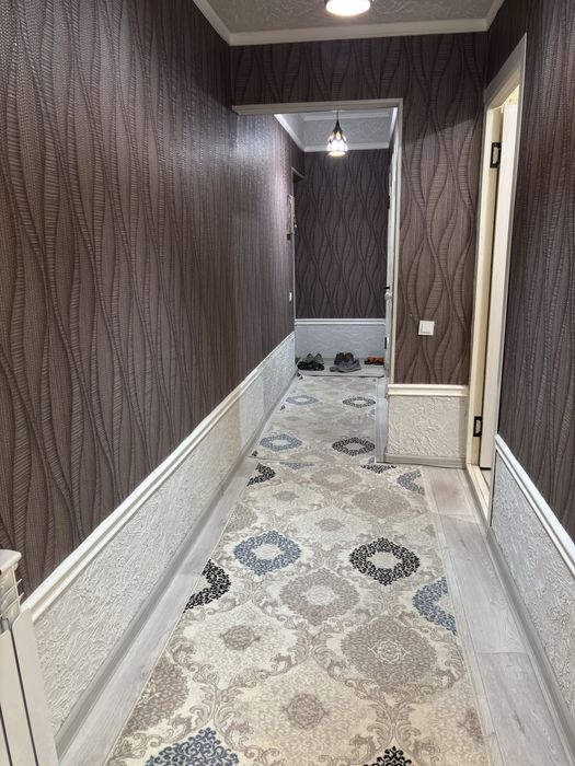 Срочно продаётся однокомнатная  переделанная в двух комнатную