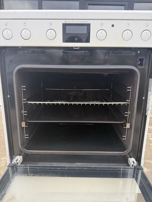 Печка с керамичен плот Електролукс ИНдукция