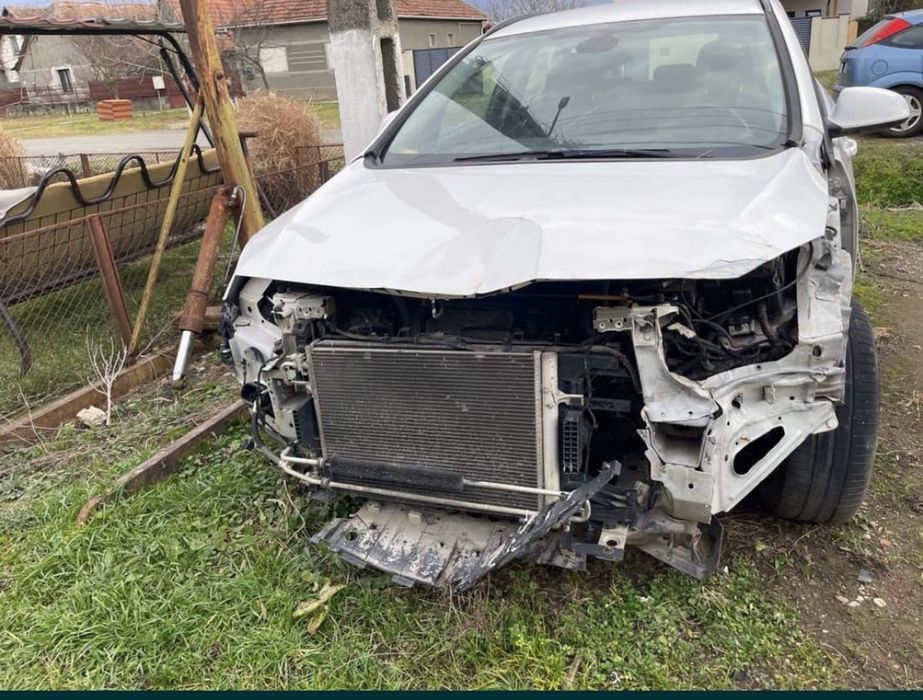 Opel Astra J 1.6 benzina AVARIAT