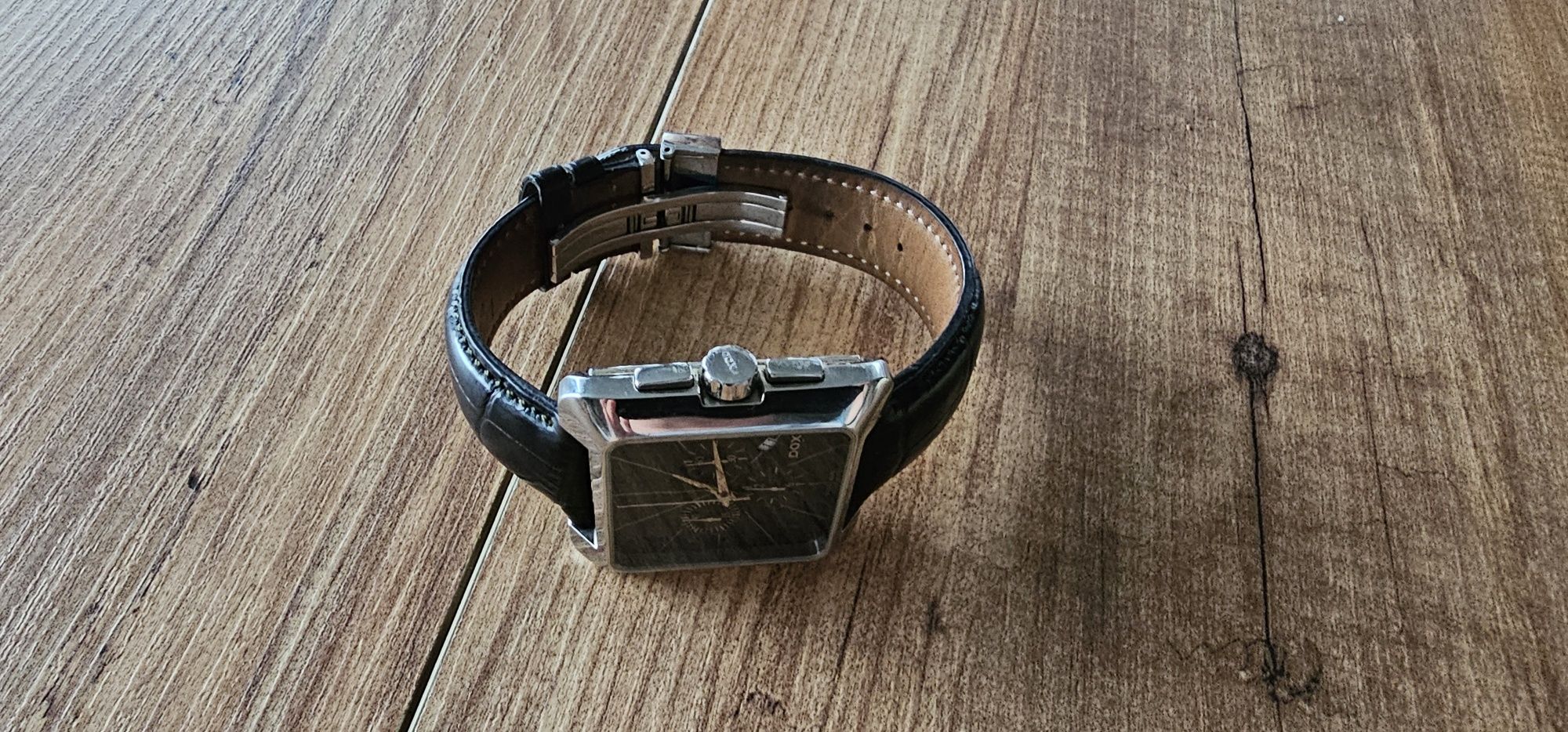 Часовник Doxa swiss made