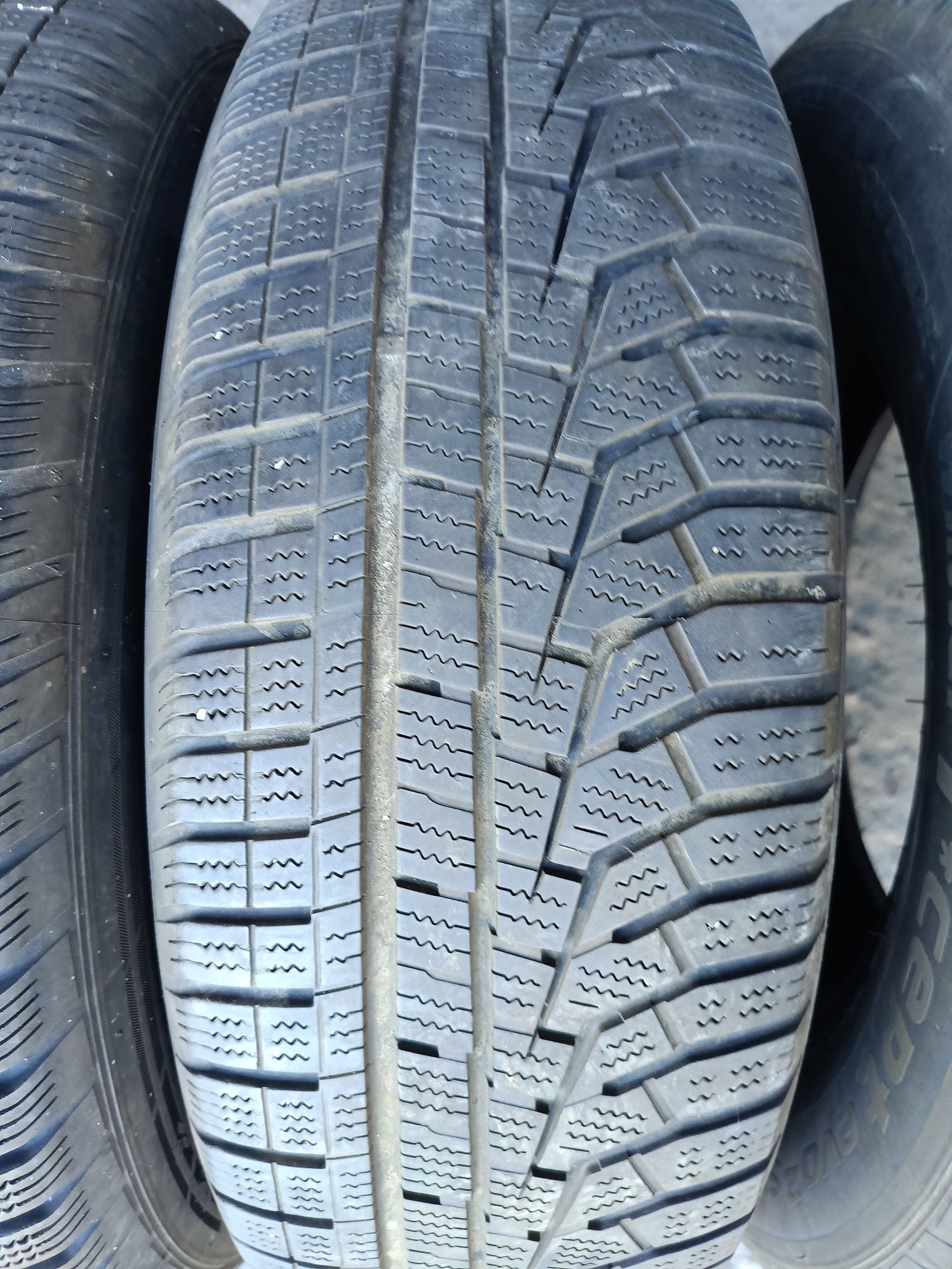 Зимни гуми -16цола -215/70-1бр.-60лв."HANKOOK"