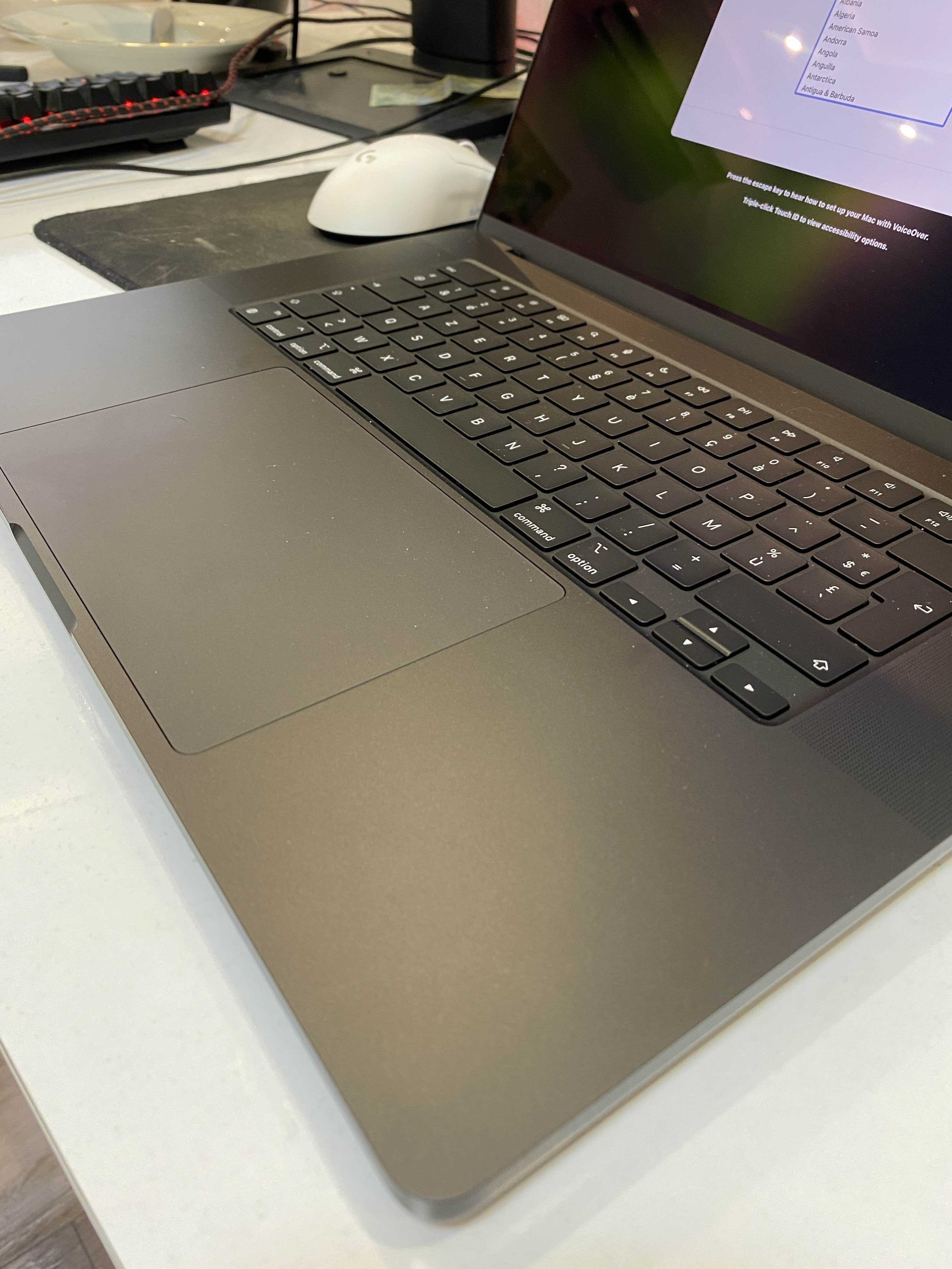 ЧИСТО НОВ MacBook Pro 16.2'' M4 Pro Chip 24GB RAM 512GB SSD