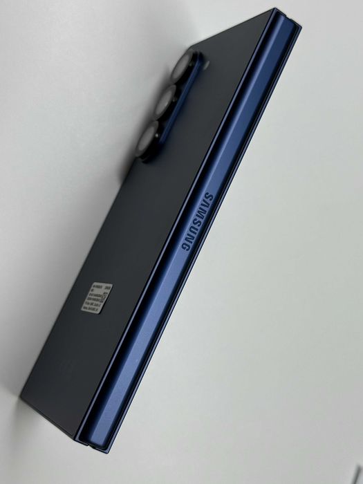 ! Като НОВ ! Samsung Z Fold6 256GB Navy Гаранция