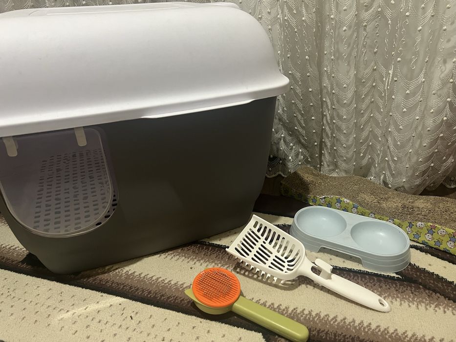 Продаю лоток,лопатку,миску,когтеточку и расческу