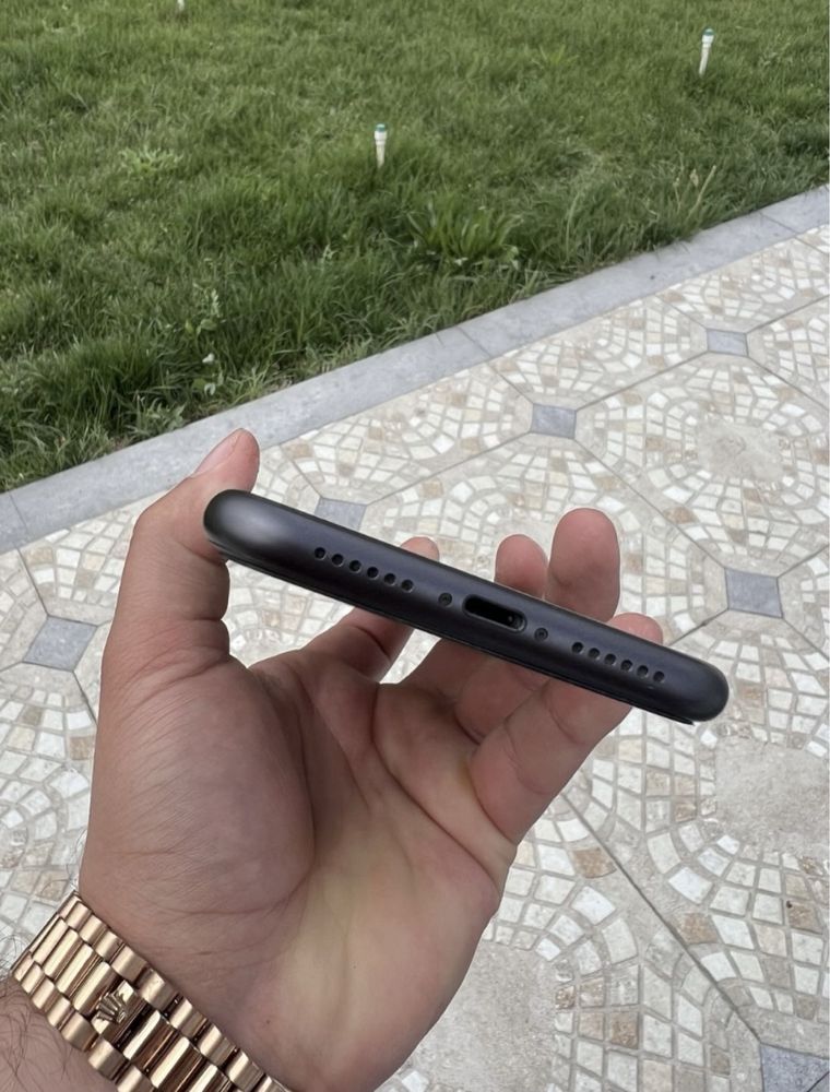 Iphone 11 4/64 gb